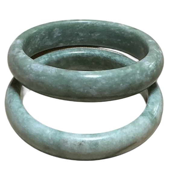 2 Genuine Green Jade Vintage Bangle Bracelets, Natural Color, Beautiful, Shiny - Picture 7 of 10